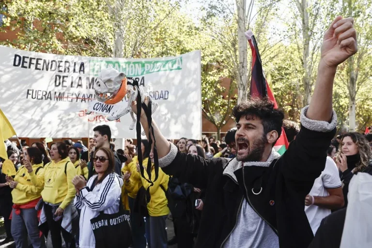 estudiantes-protestan-milei
